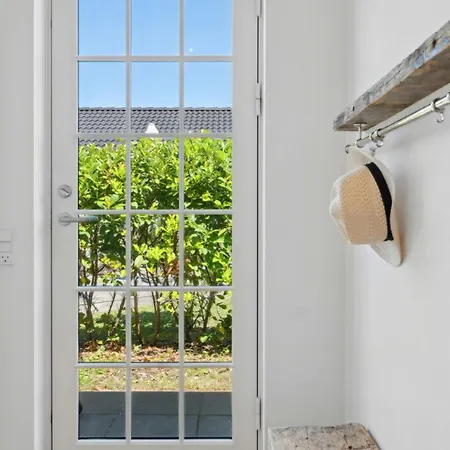 Bright House By The With Sea View In * ニュボー