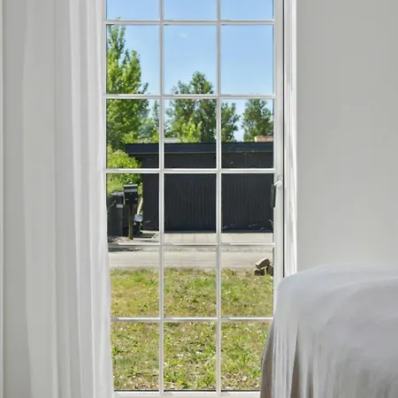 Semesterbostad Bright House By The With Sea View In *
