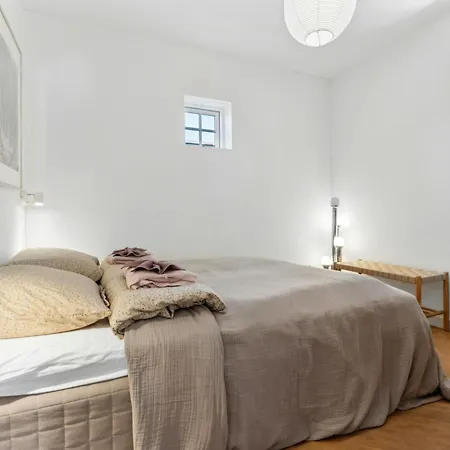 別荘 Bright House By The With Sea View In